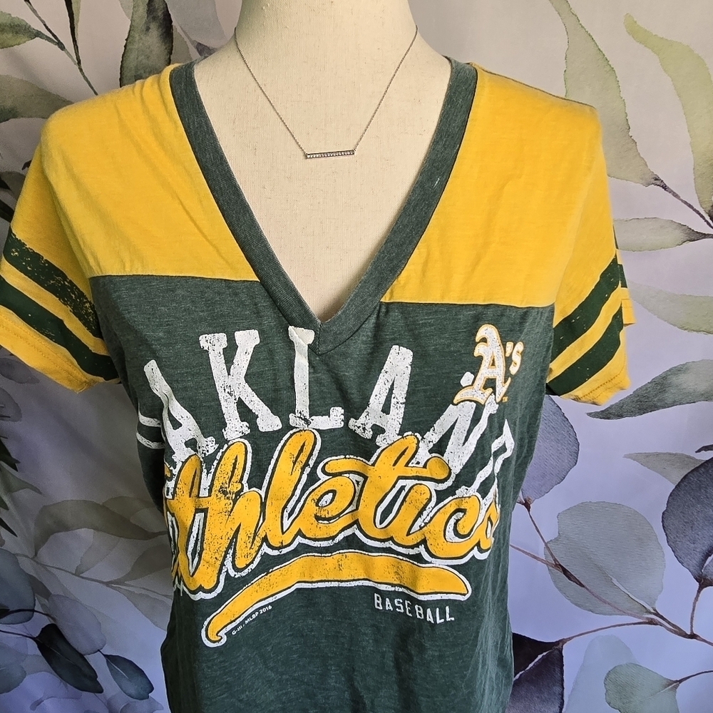G3 For Her by Alyssa Milano | Oakland Athletics V-neck T-shirt sz 2XL - Picture 2 of 7